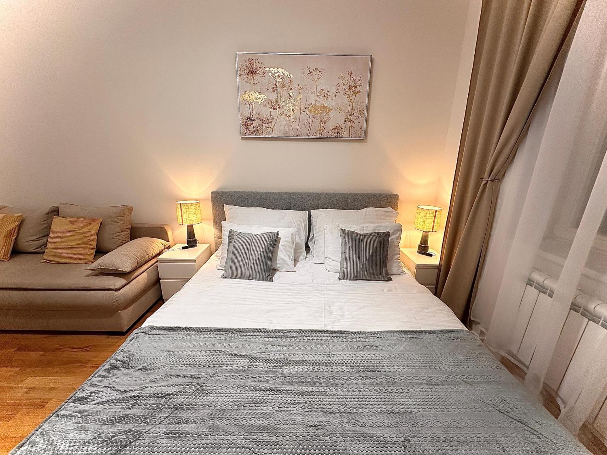 Modern 2 Bed-room In 1 With Stunning National Museum View Apartment *