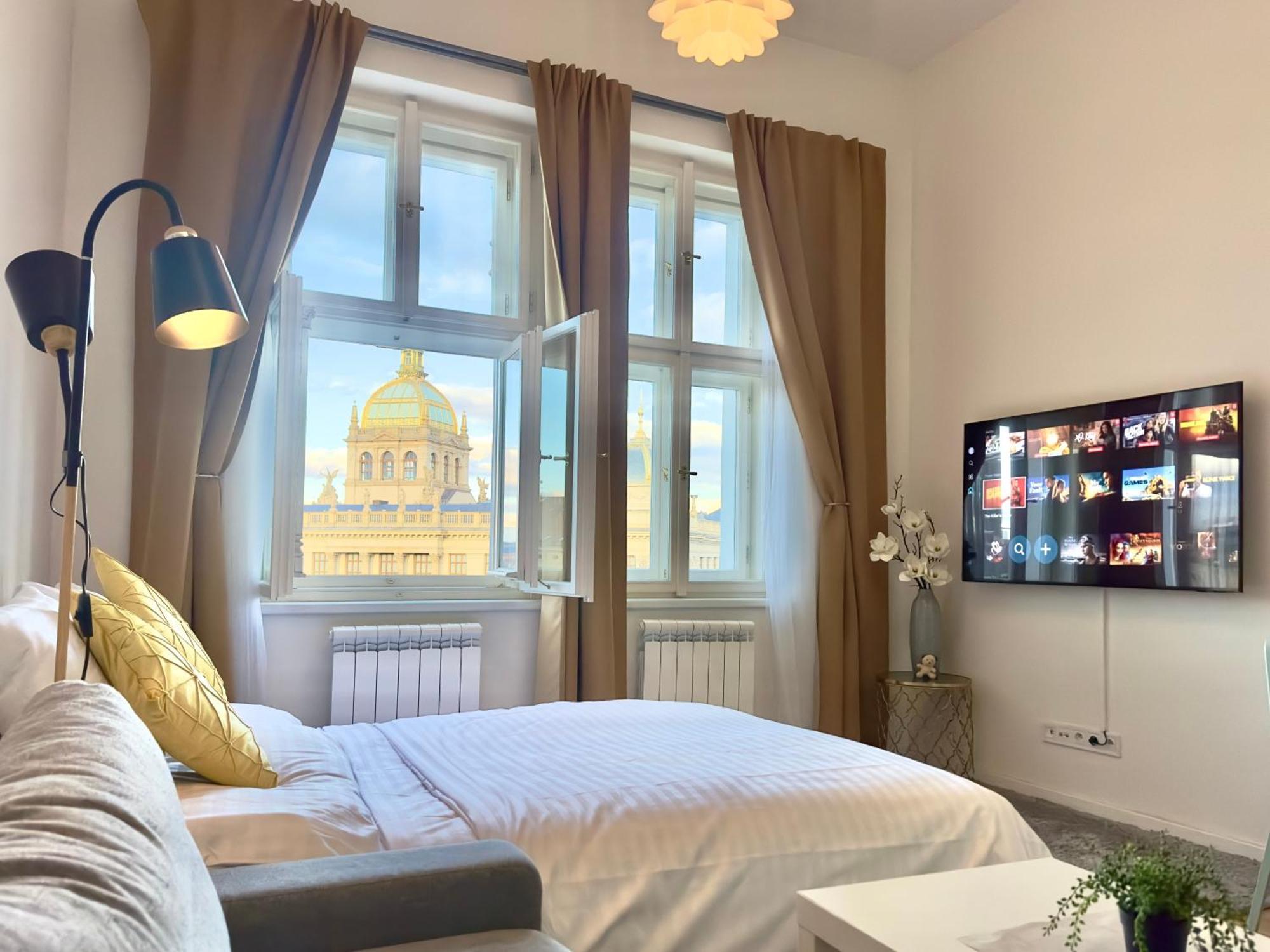 Modern 2 Bed-room In 1 With Stunning National Museum View Apartment *