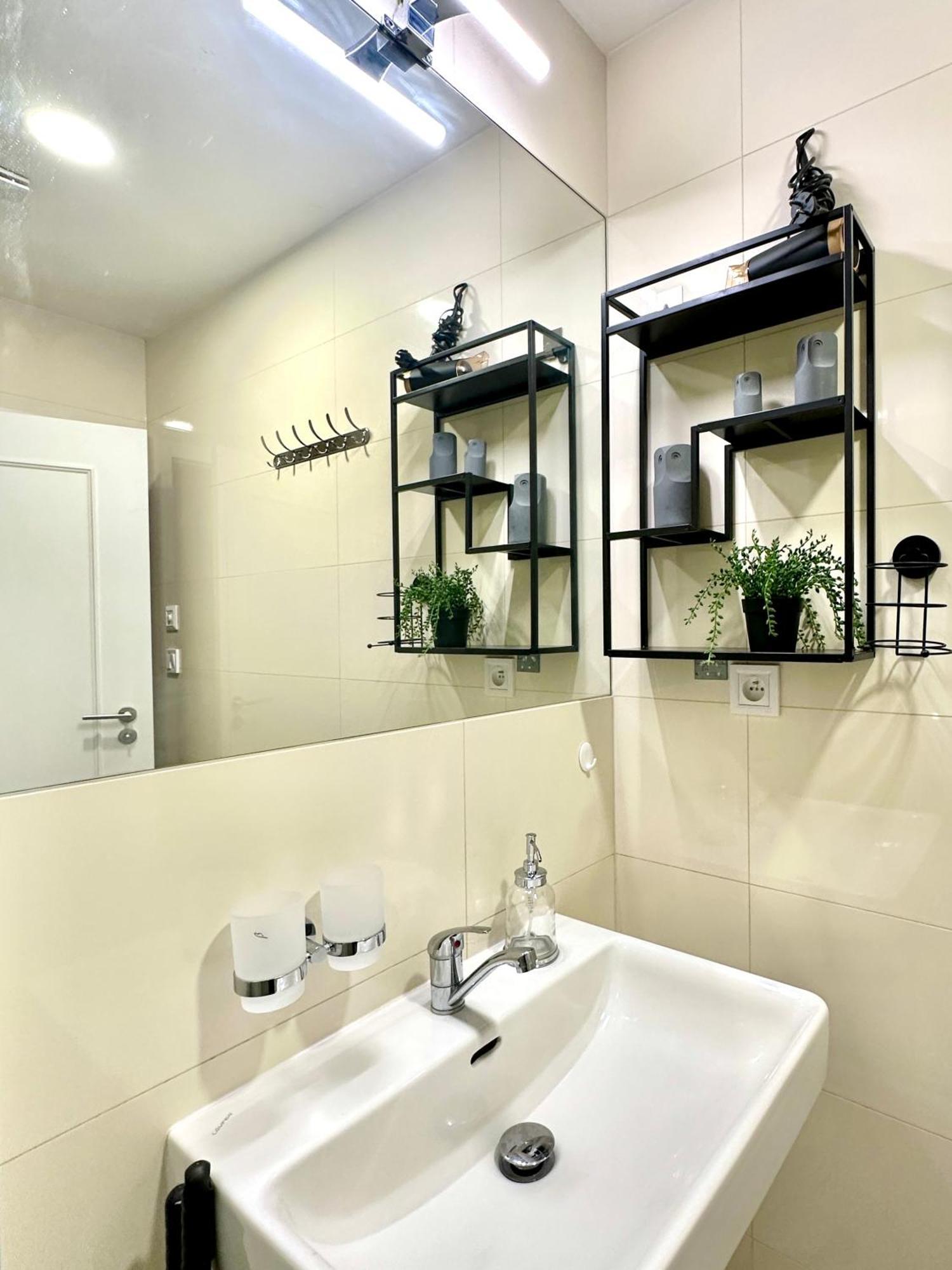 Apartment Modern 2 Bed-room In 1 With Stunning National Museum View Prague